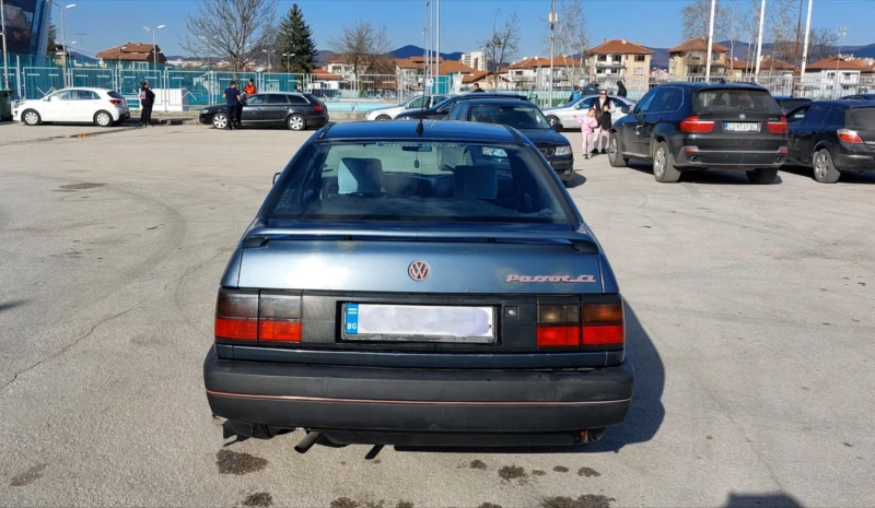 VW Passat, снимка 6 - Автомобили и джипове - 48970953