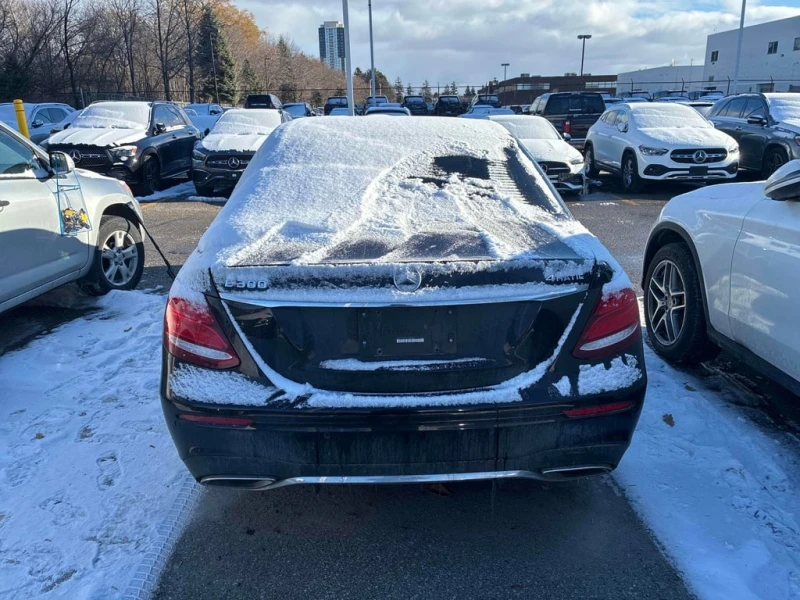 Mercedes-Benz E 300 * CARFAX * БЕЗ ПЪРВОНАЧАЛНА ВНОСКА, снимка 4 - Автомобили и джипове - 52670096