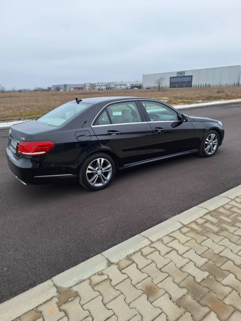 Mercedes-Benz E 220 Avangarte, снимка 7 - Автомобили и джипове - 53221709