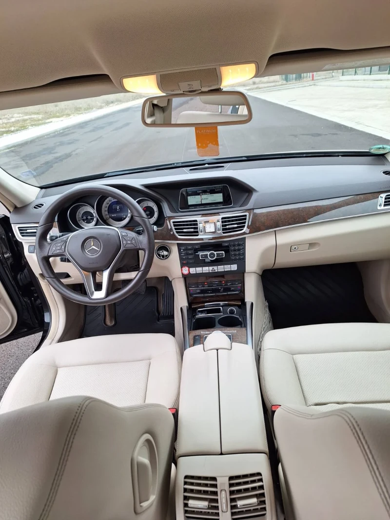 Mercedes-Benz E 220 Avangarte, снимка 10 - Автомобили и джипове - 53221709