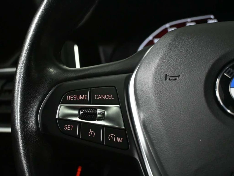 BMW 330 xDrive No Accident Digital Dash Navigation S, снимка 14 - Автомобили и джипове - 53230379