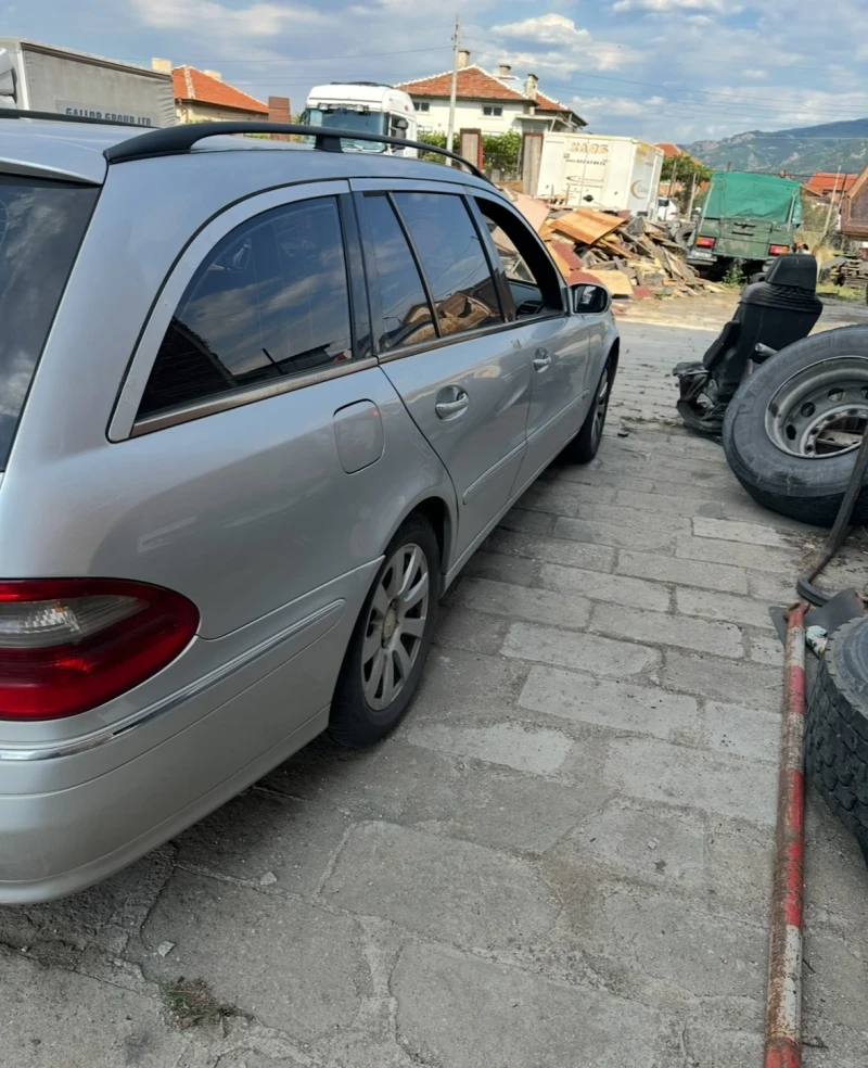 Mercedes-Benz E 270, снимка 3 - Автомобили и джипове - 53584514