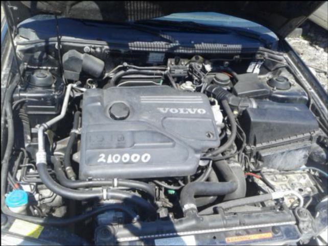 Volvo V40 1.9d, снимка 3 - Автомобили и джипове - 45745332