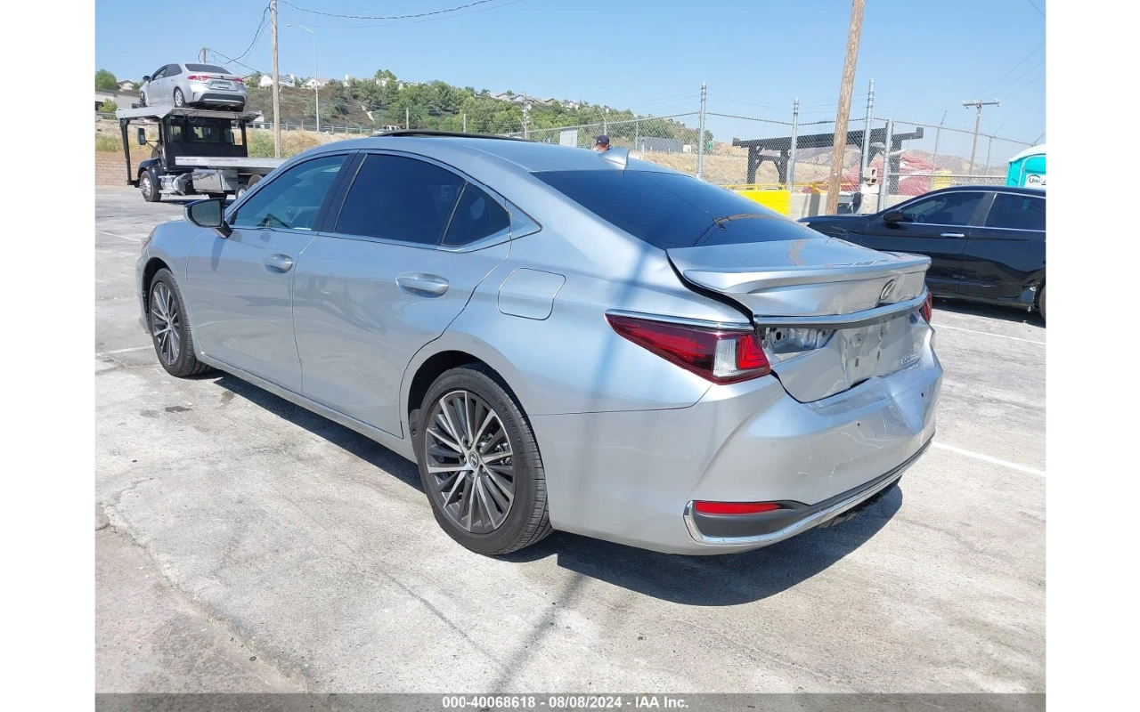 Lexus ES 300 ES 300H * 2.5L * LED * Дистроник - изображение 6