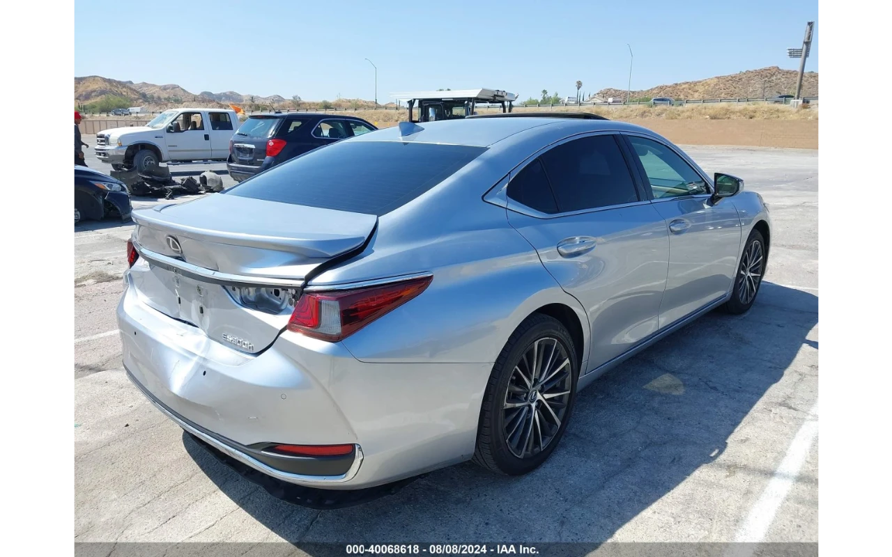 Lexus ES 300 ES 300H * 2.5L * LED * Дистроник - изображение 9