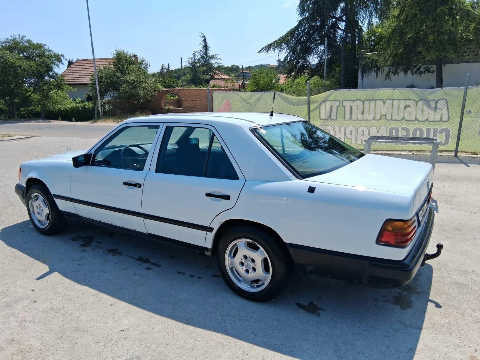 Mercedes-Benz 124 200D - изображение 3