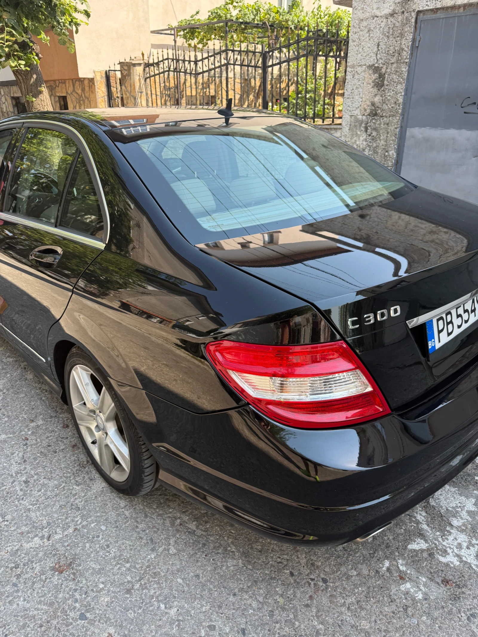 Mercedes-Benz C 300  - изображение 4