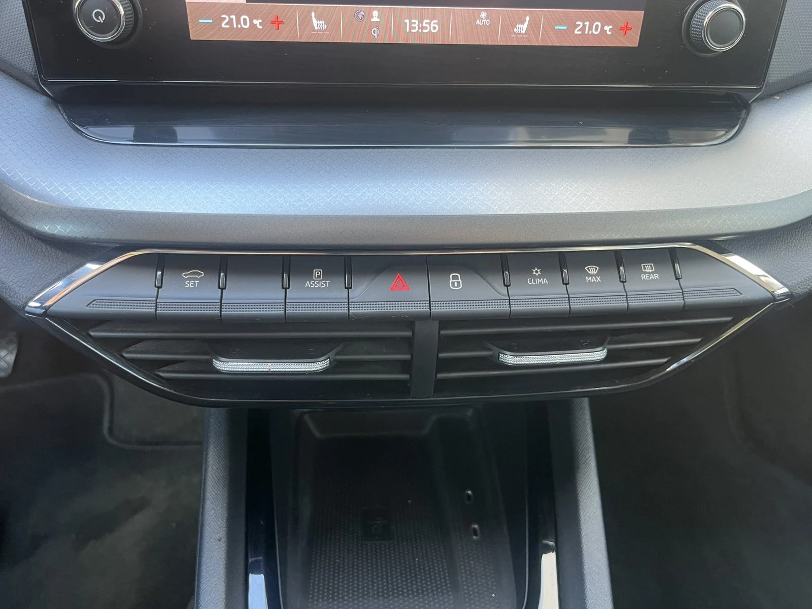 Skoda Octavia Комби Амбишън 2, 0 TDI / 85 kW / 115 к.с., 6M - изображение 10