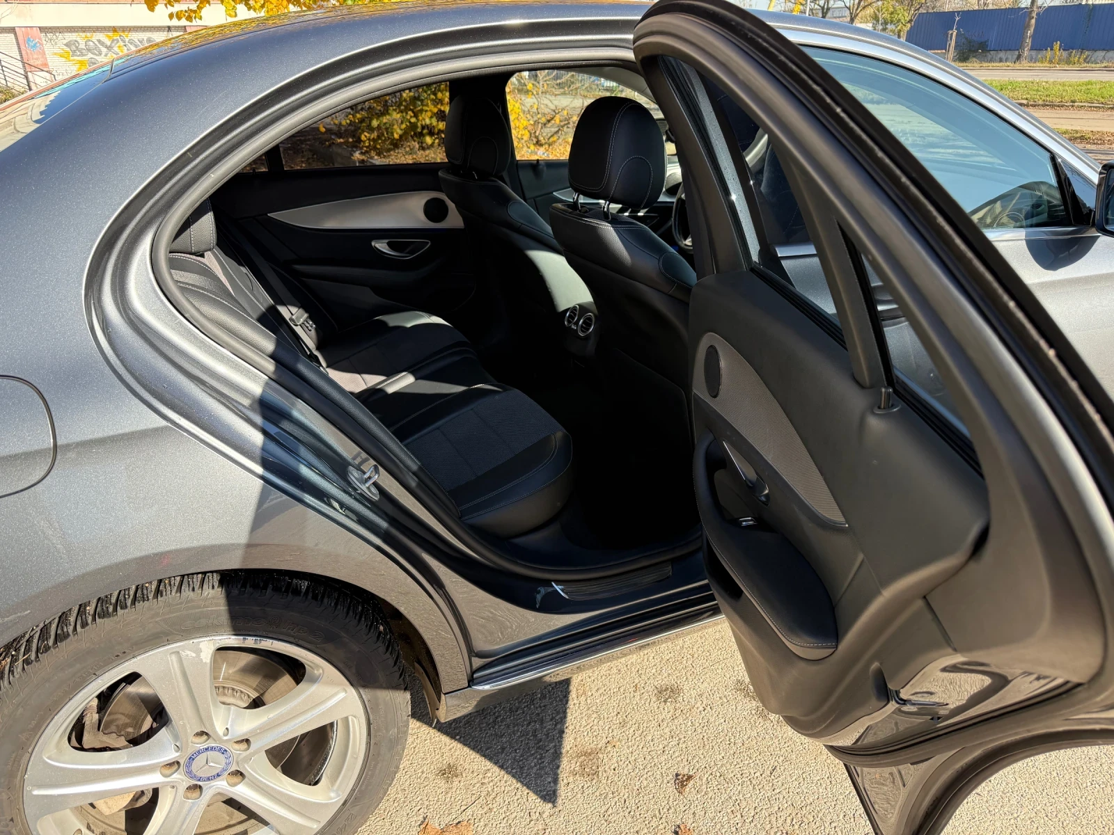 Mercedes-Benz E 350  - изображение 9