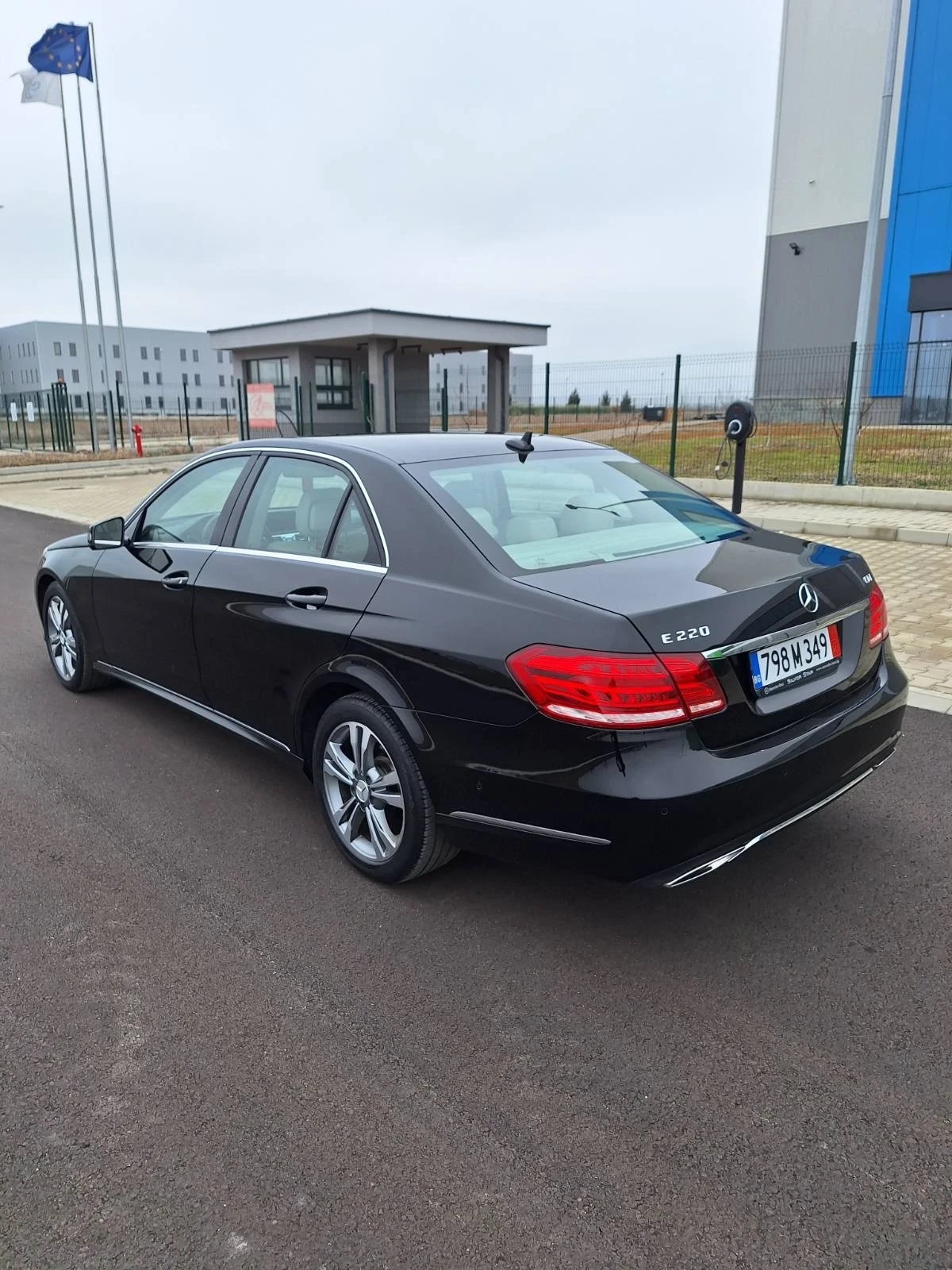 Mercedes-Benz E 220  - изображение 4