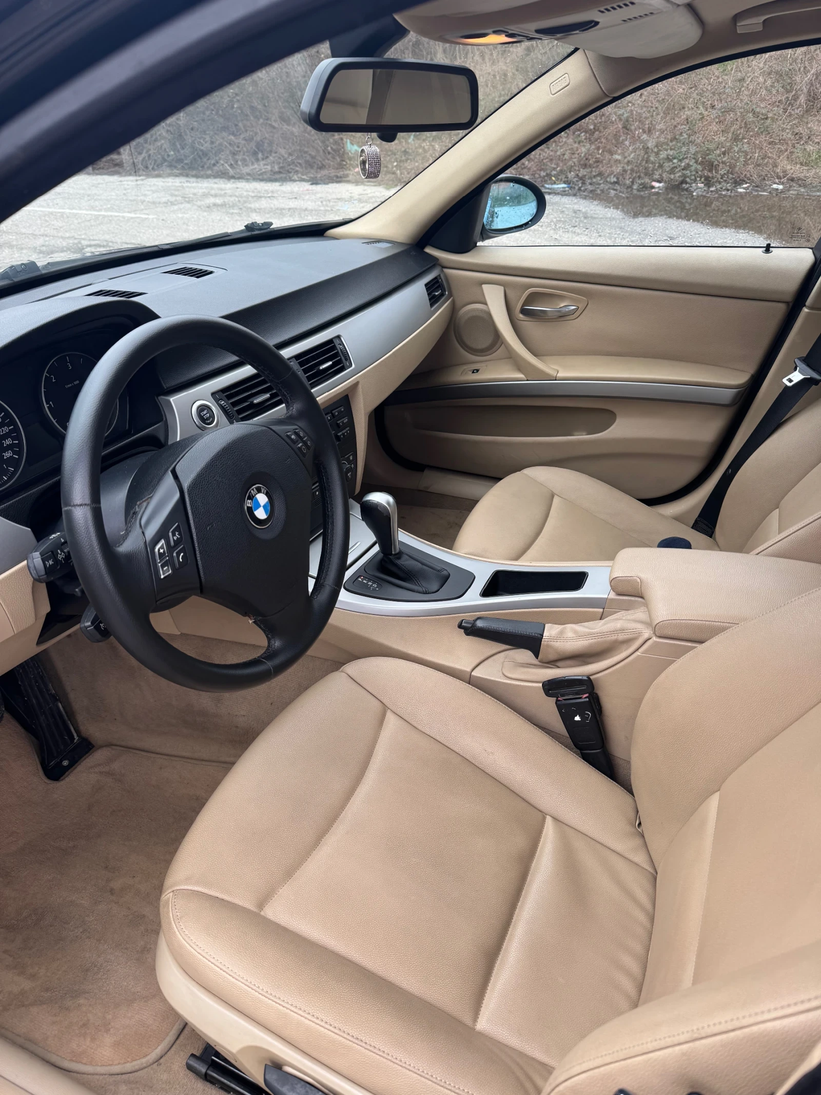 BMW 320  - изображение 6