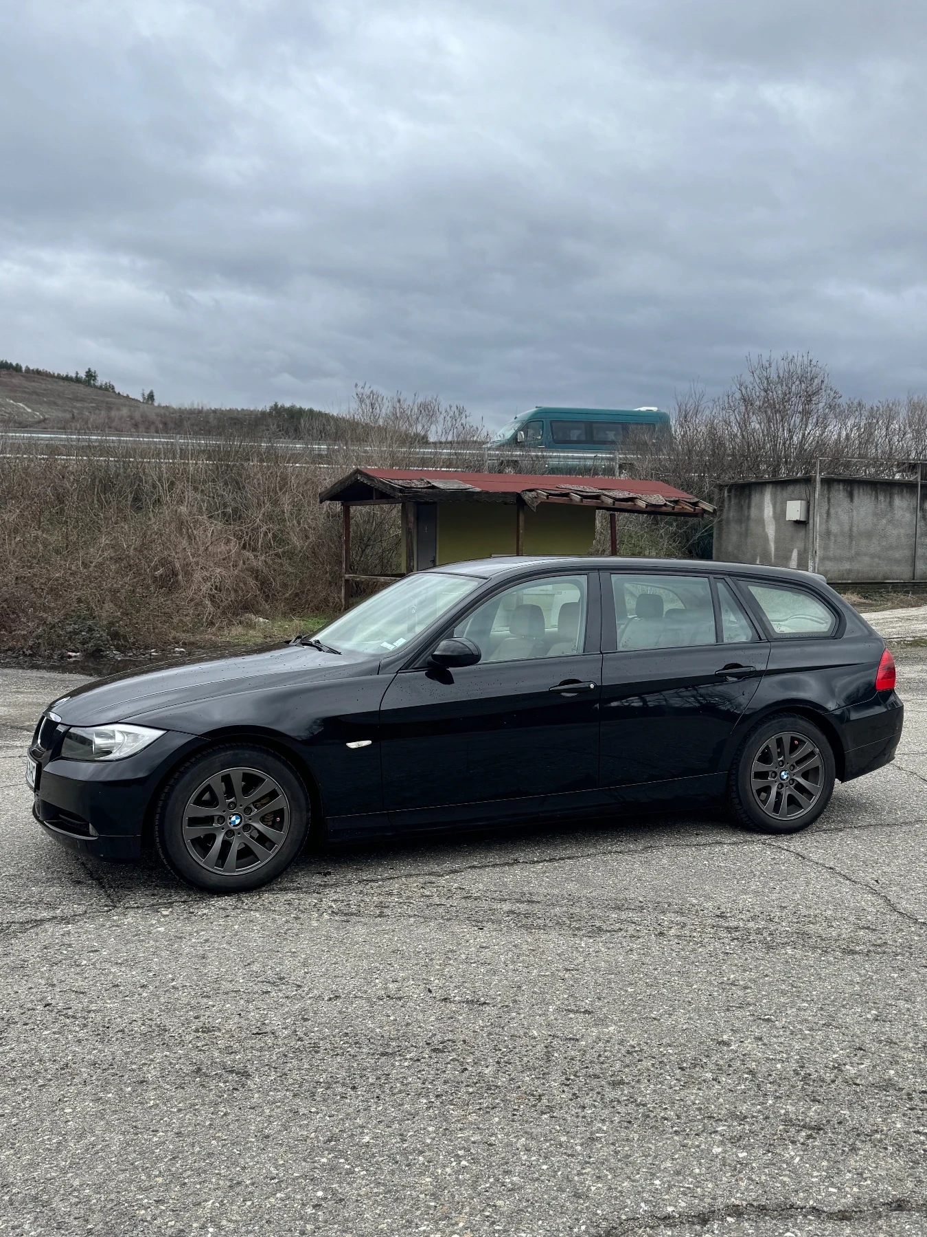 BMW 320  - изображение 2