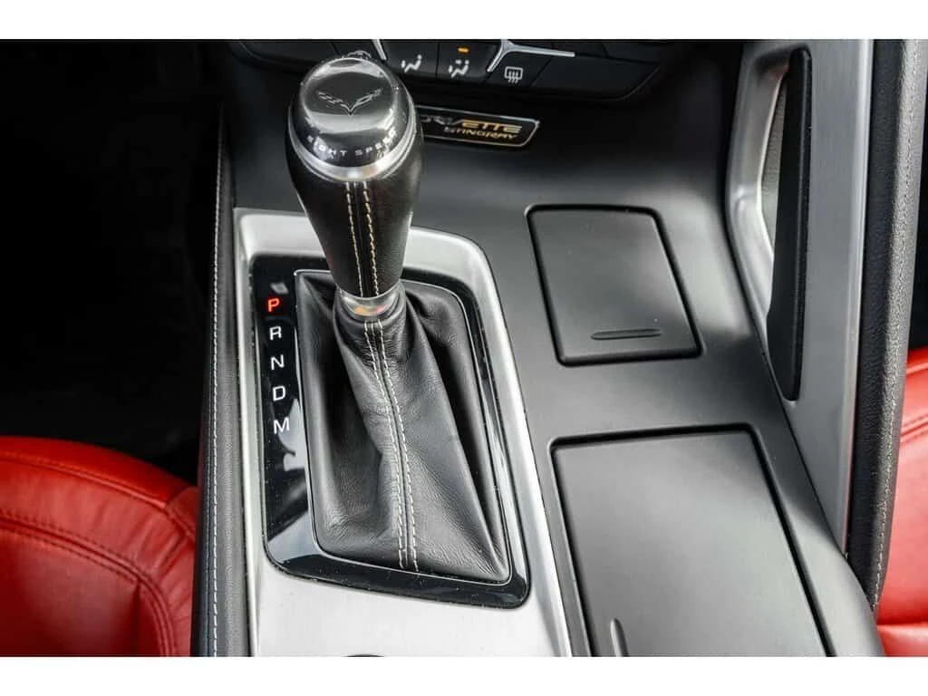 Chevrolet Corvette * Z51 1LT * CARFAX * БЕЗ ПЪРВОНАЧАЛНА ВНОСКА, снимка 12 - Автомобили и джипове - 53913037