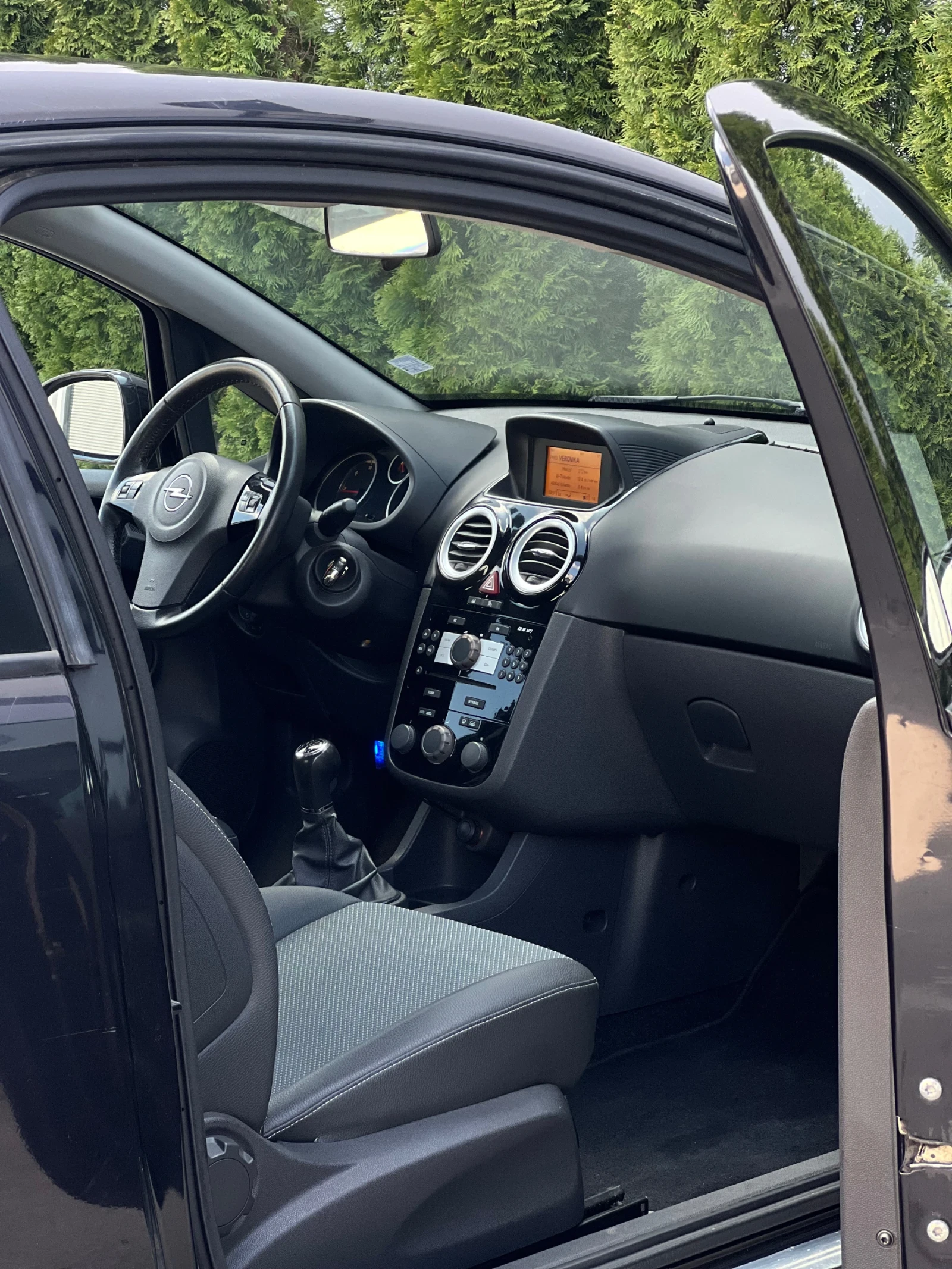 Opel Corsa 1.7D;Уникат;6ск;Екстри;Вс.Платено;Сядаш и караш, снимка 10 - Автомобили и джипове - 54060162