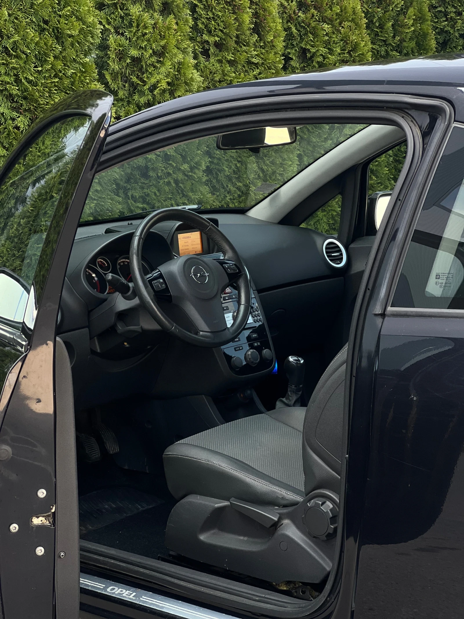 Opel Corsa 1.7D;Уникат;6ск;Екстри;Вс.Платено;Сядаш и караш, снимка 9 - Автомобили и джипове - 54060162