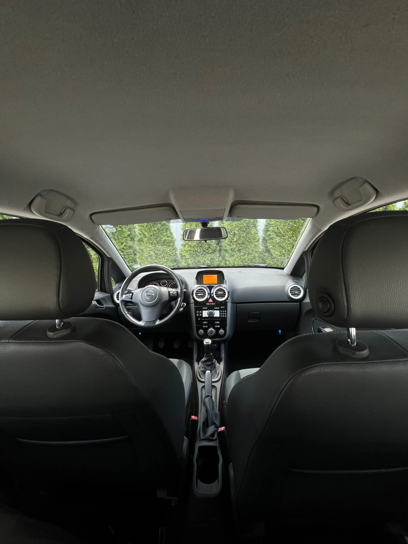 Opel Corsa 1.7D;Уникат;6ск;Екстри;Вс.Платено;Сядаш и караш, снимка 11 - Автомобили и джипове - 54060162