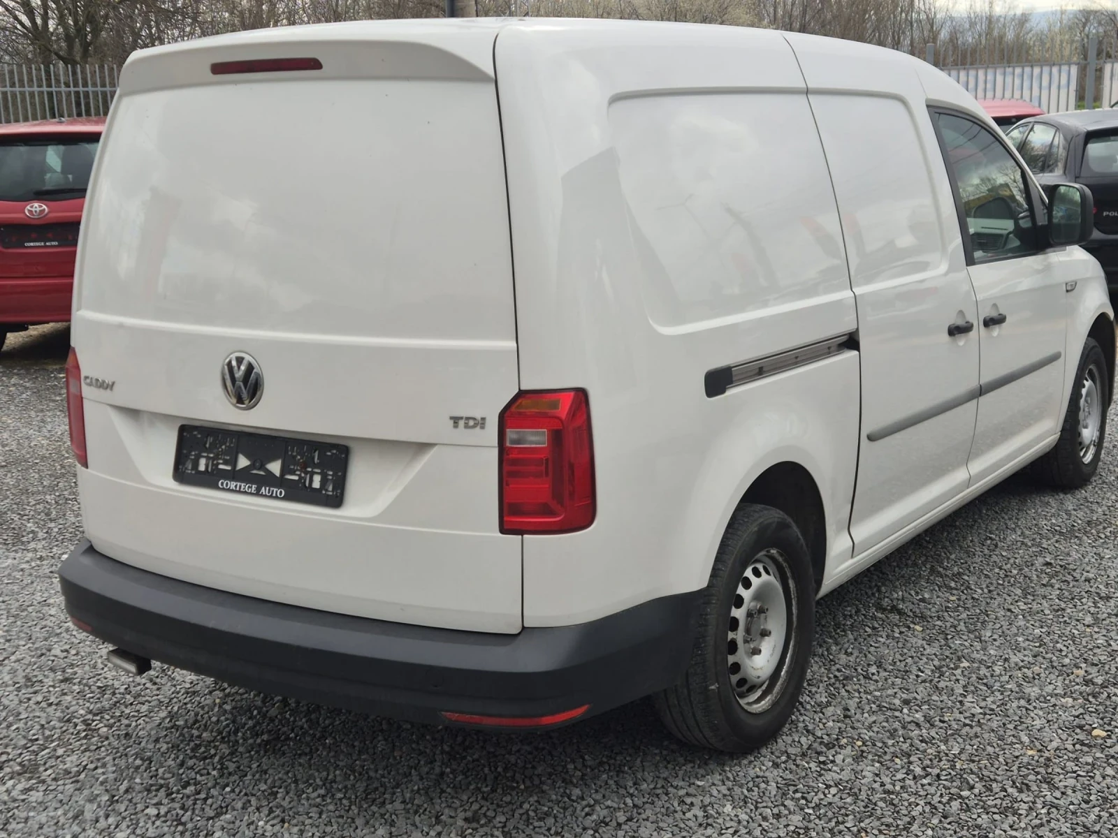 VW Caddy 2.0TDI, снимка 5 - Автомобили и джипове - 54067626
