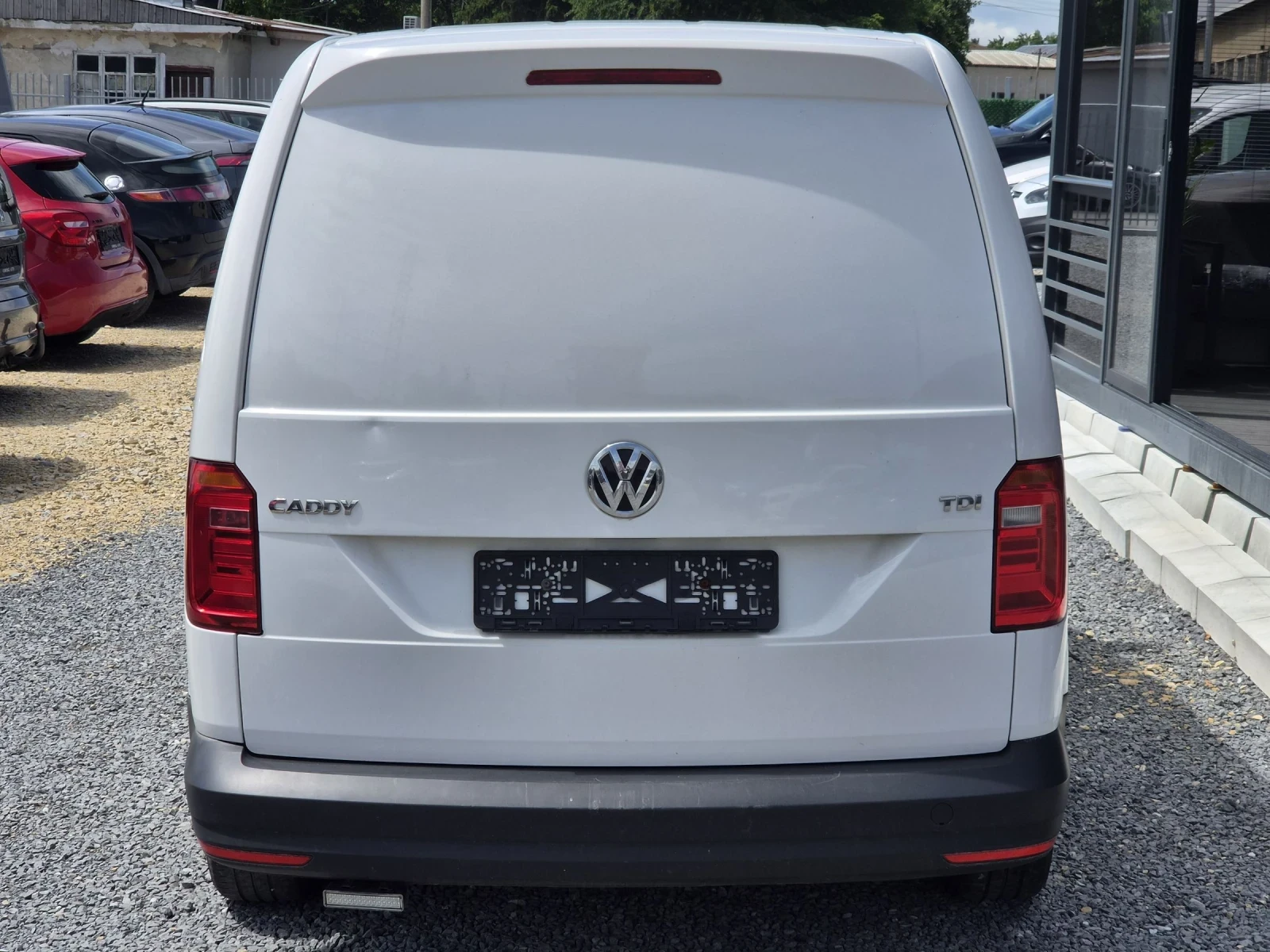 VW Caddy 2.0TDI, снимка 5 - Автомобили и джипове - 54067626