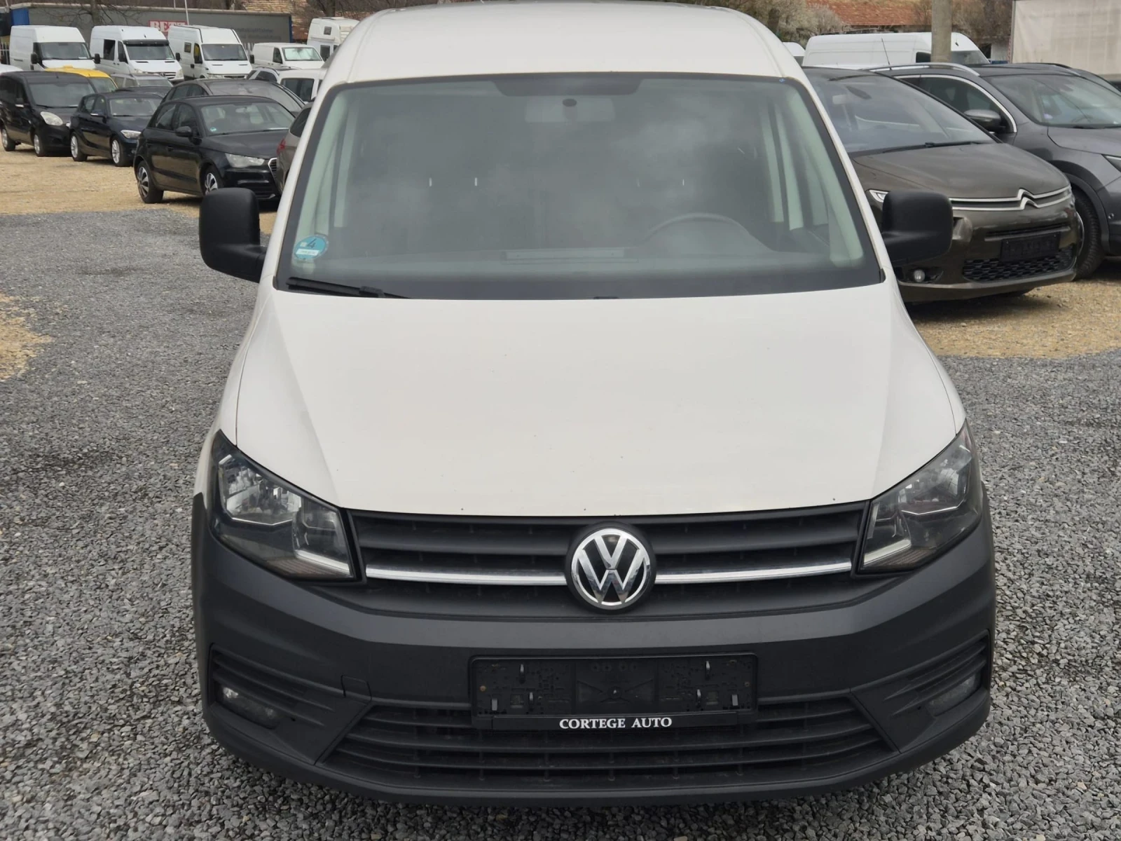 VW Caddy 2.0TDI, снимка 3 - Автомобили и джипове - 54067626