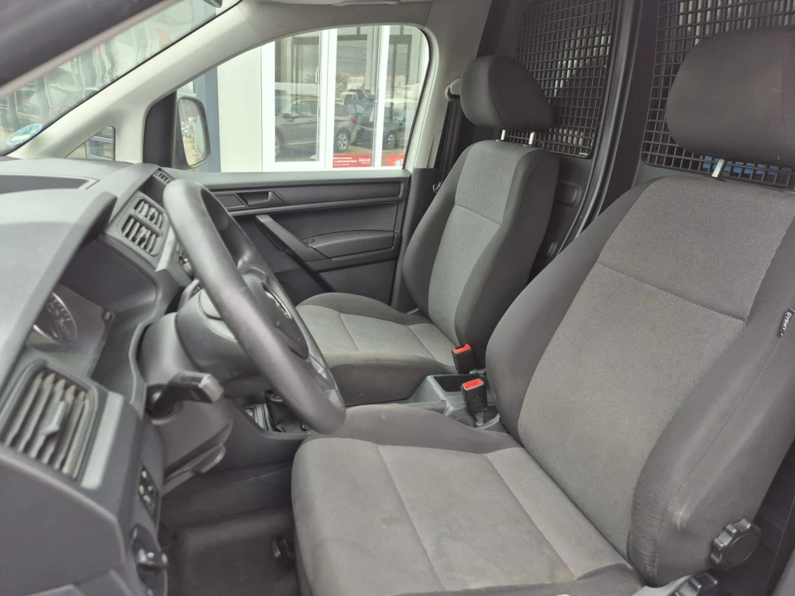 VW Caddy 2.0TDI, снимка 9 - Автомобили и джипове - 54067626