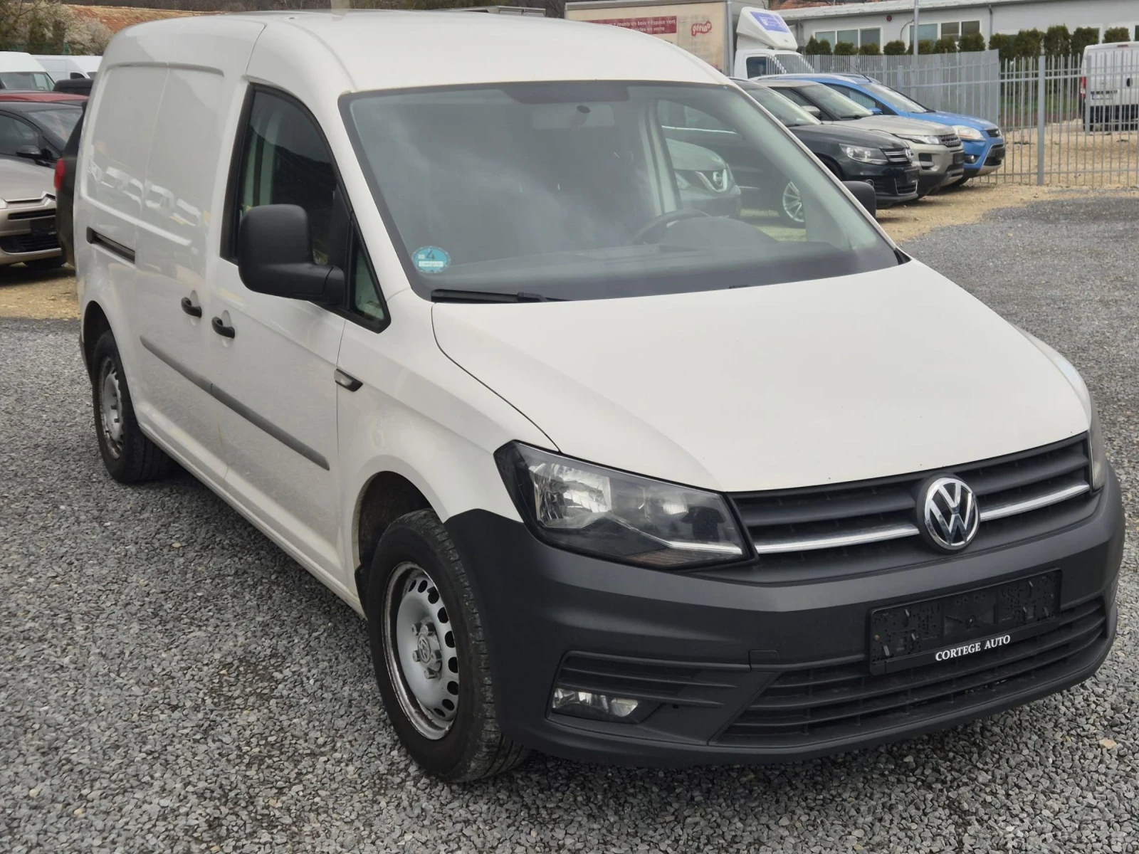 VW Caddy 2.0TDI, снимка 4 - Автомобили и джипове - 54067626