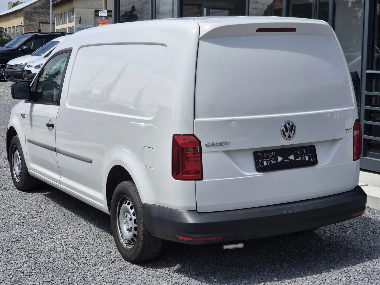VW Caddy 2.0TDI, снимка 13 - Автомобили и джипове - 54067626