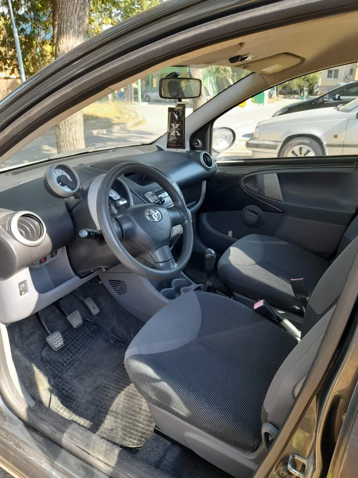 Toyota Aygo, снимка 5 - Автомобили и джипове - 54093175