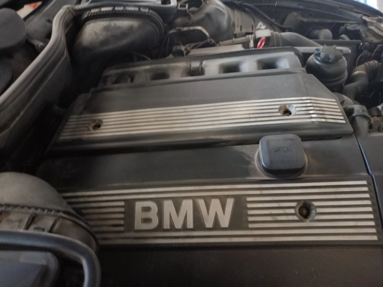BMW 523 523i, снимка 11 - Автомобили и джипове - 54319775