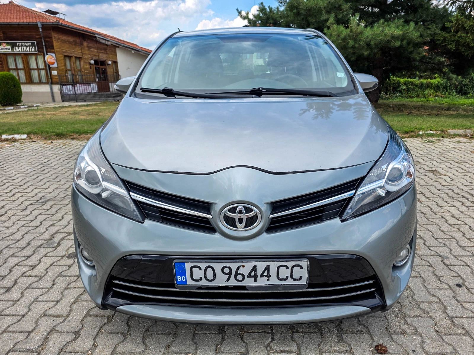 Toyota Verso 2.0 D-4D, 7 MESTA, NAVI, KAMERA, ОБСЛУЖЕНА, снимка 2 - Автомобили и джипове - 55341158