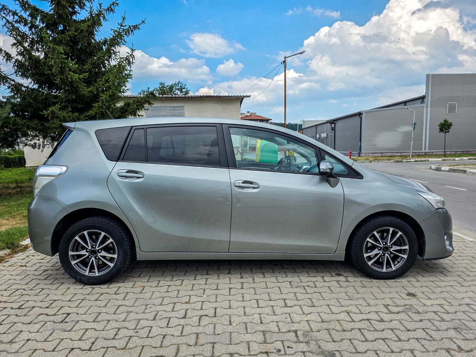 Toyota Verso 2.0 D-4D, 7 MESTA, NAVI, KAMERA, ОБСЛУЖЕНА, снимка 8 - Автомобили и джипове - 55341158