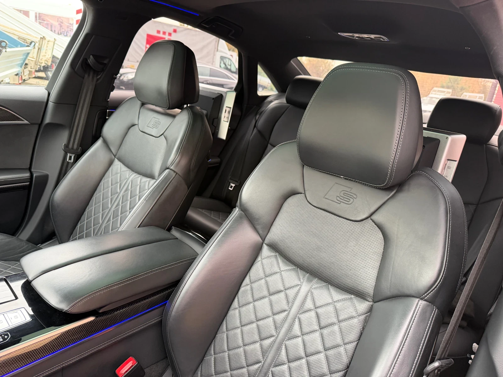 Audi S8 4.0V8 Matrix * 3xTV* Carbon* B&O* HUD* Exclusive , снимка 8 - Автомобили и джипове - 55949728