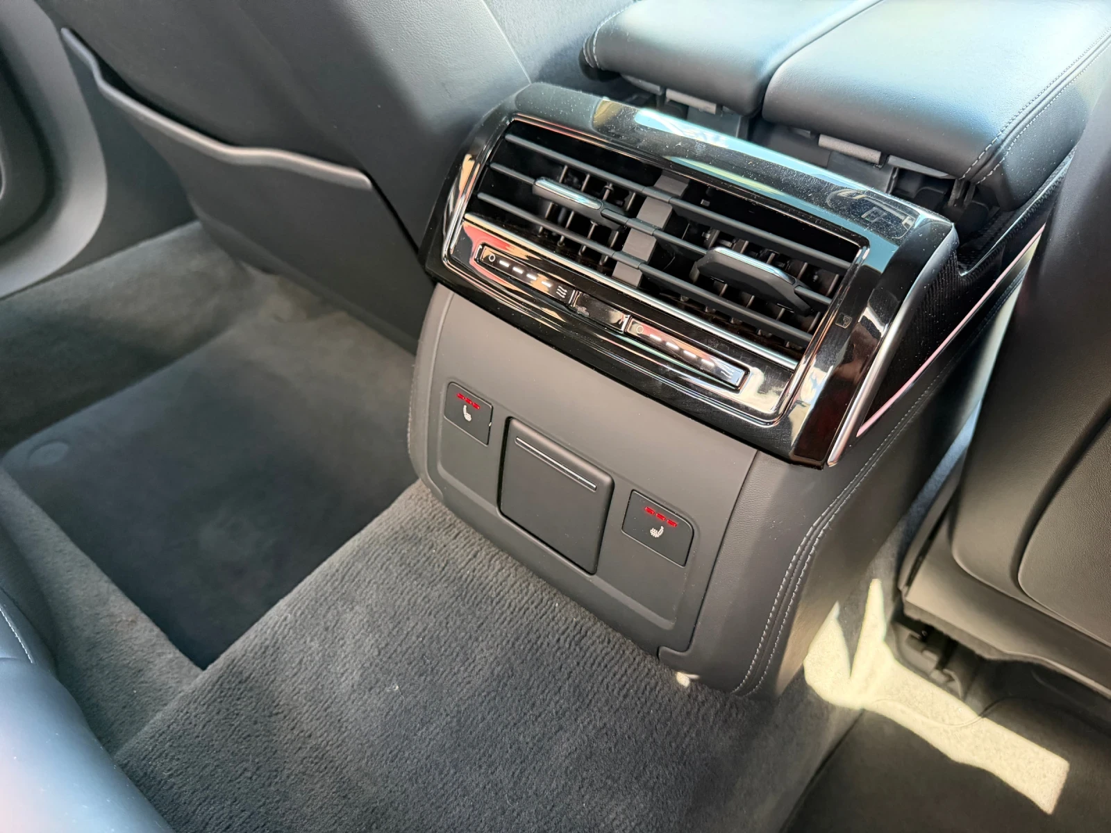 Audi S8 4.0V8 MATRIX* 3xTV* B&O* HUD* Active Suspension, снимка 12 - Автомобили и джипове - 55949728