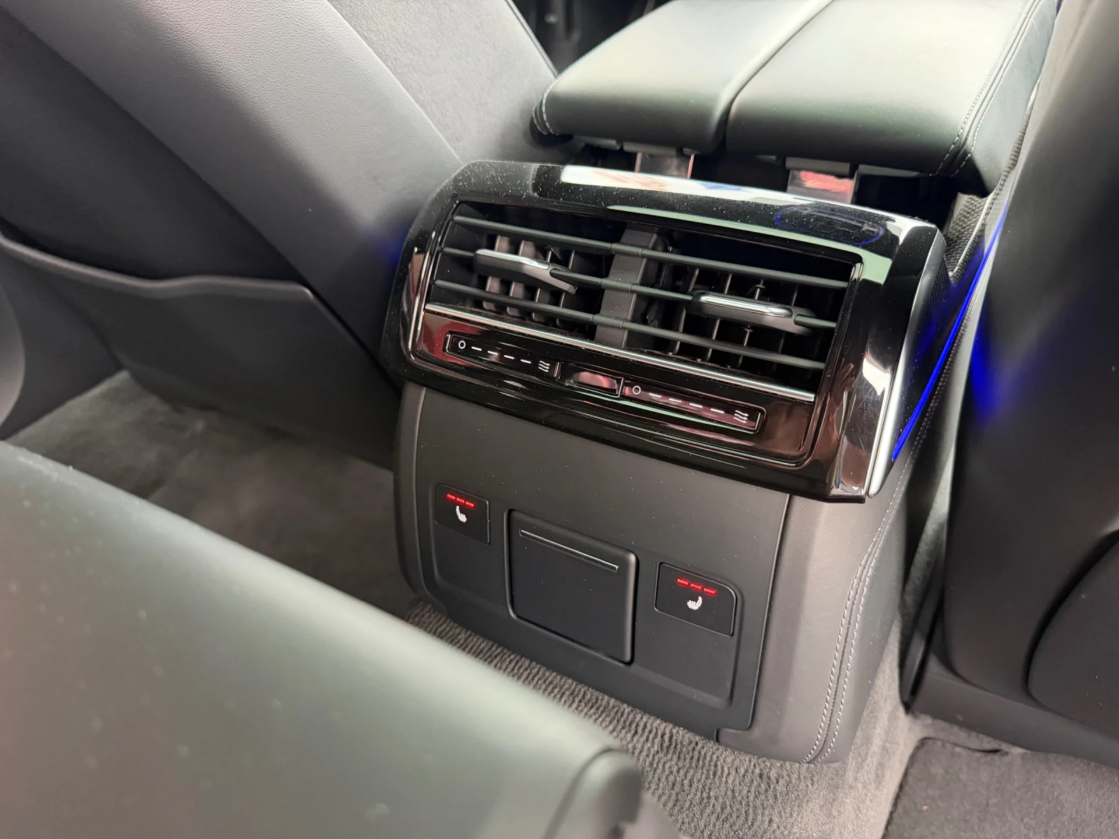 Audi S8 4.0V8 Matrix * 3xTV* Carbon* B&O* HUD* Exclusive , снимка 13 - Автомобили и джипове - 55949728