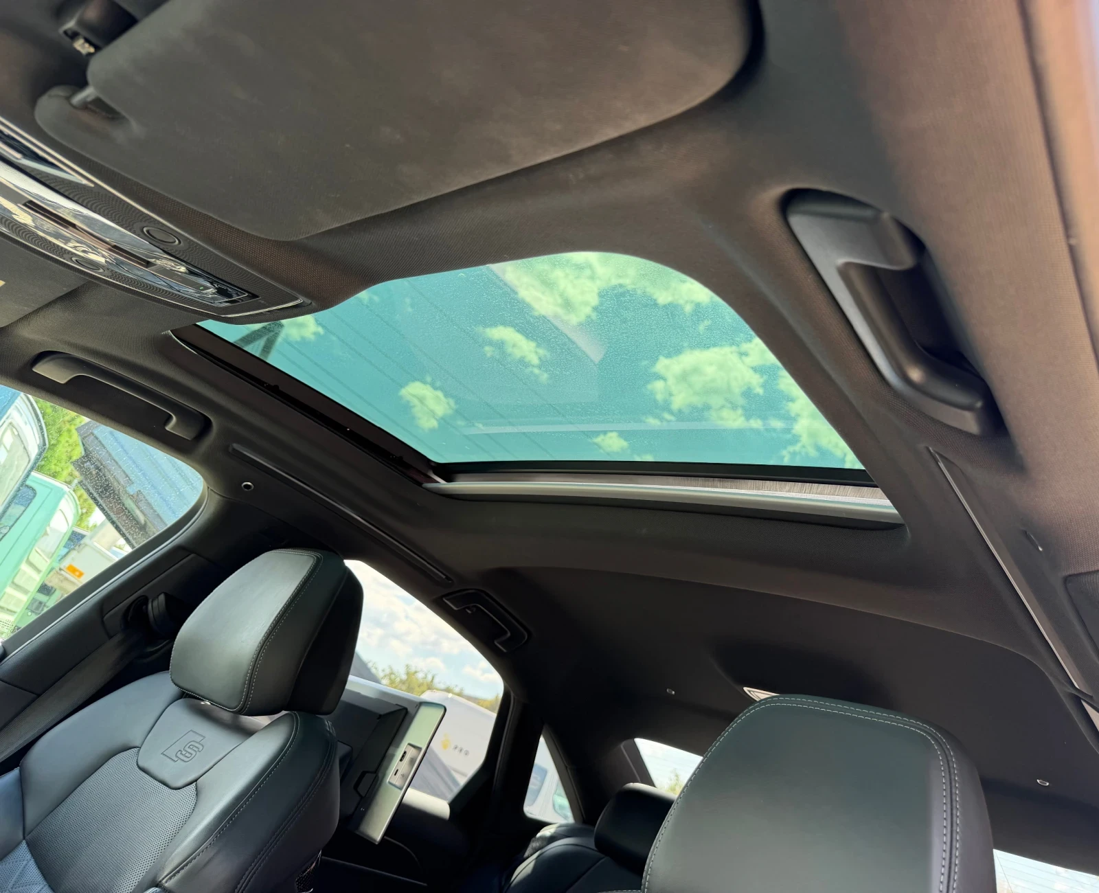 Audi S8 4.0V8 MATRIX* 3xTV* B&O* HUD* Active Suspension, снимка 9 - Автомобили и джипове - 55949728