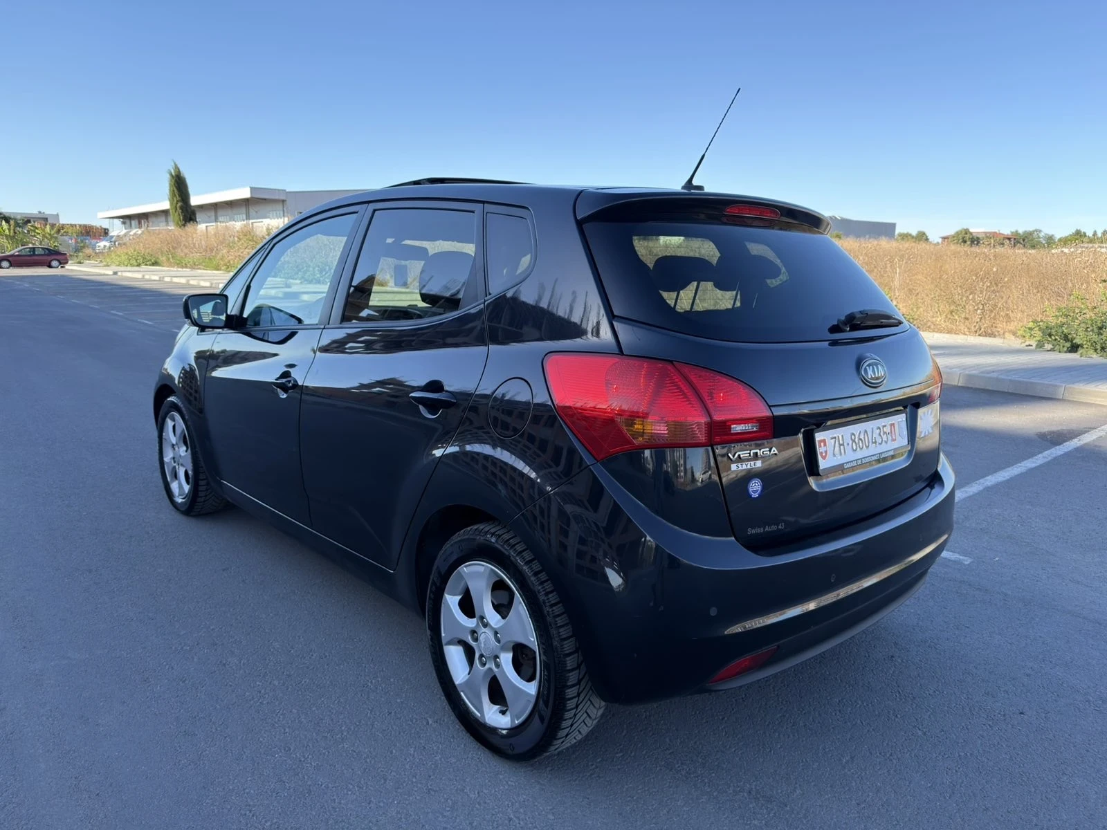 Kia Venga 1.6i Automat, снимка 6 - Автомобили и джипове - 55994256