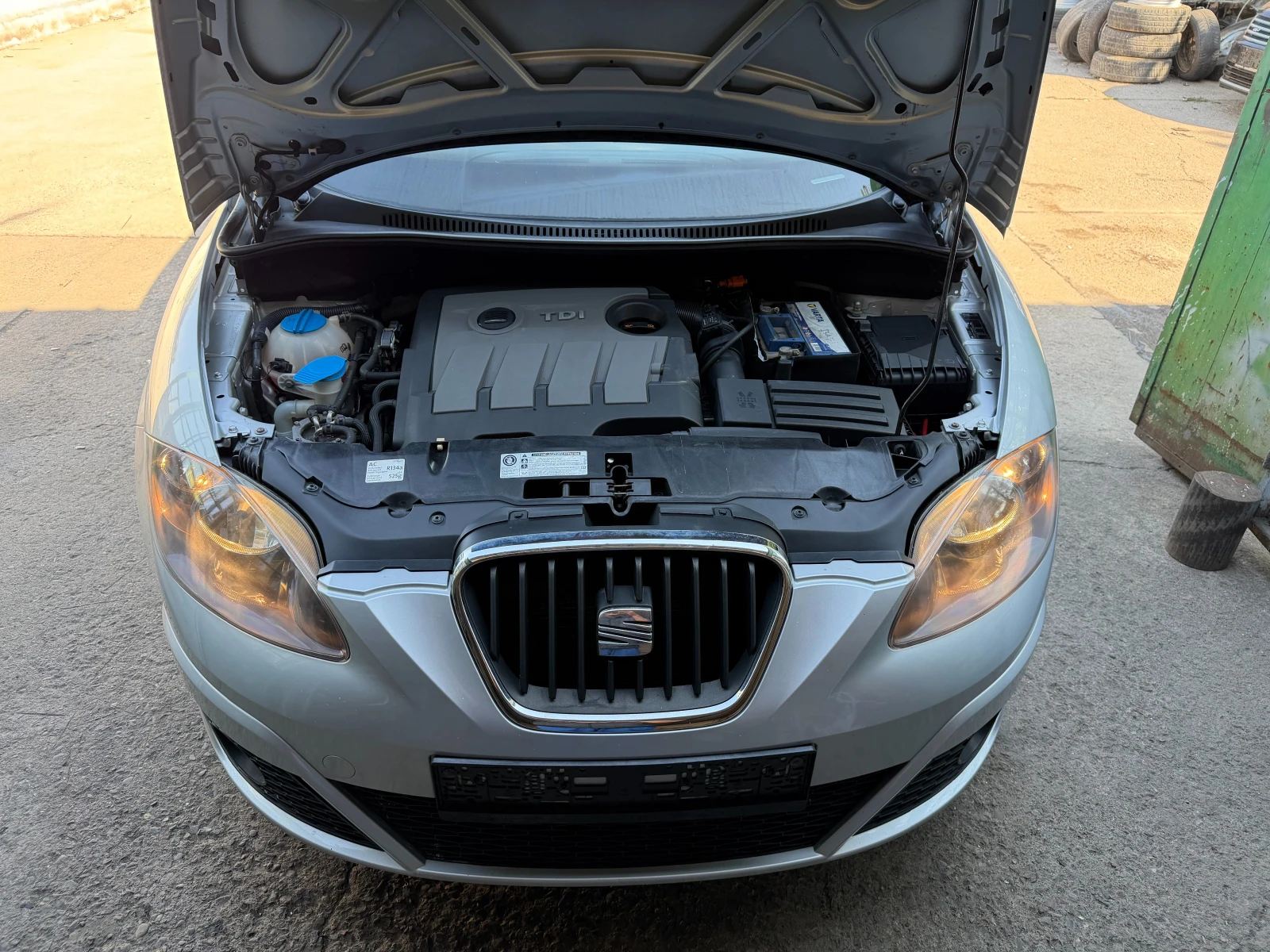 Seat Altea 1.6TDI, снимка 16 - Автомобили и джипове - 56373625