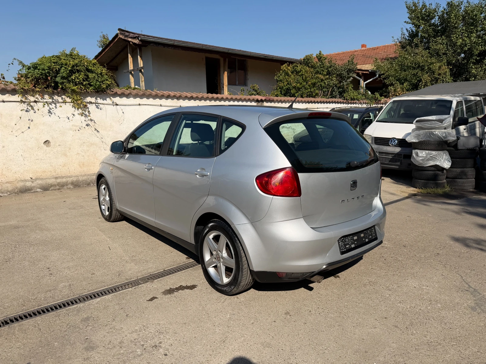 Seat Altea 1.6TDI, снимка 8 - Автомобили и джипове - 56373625