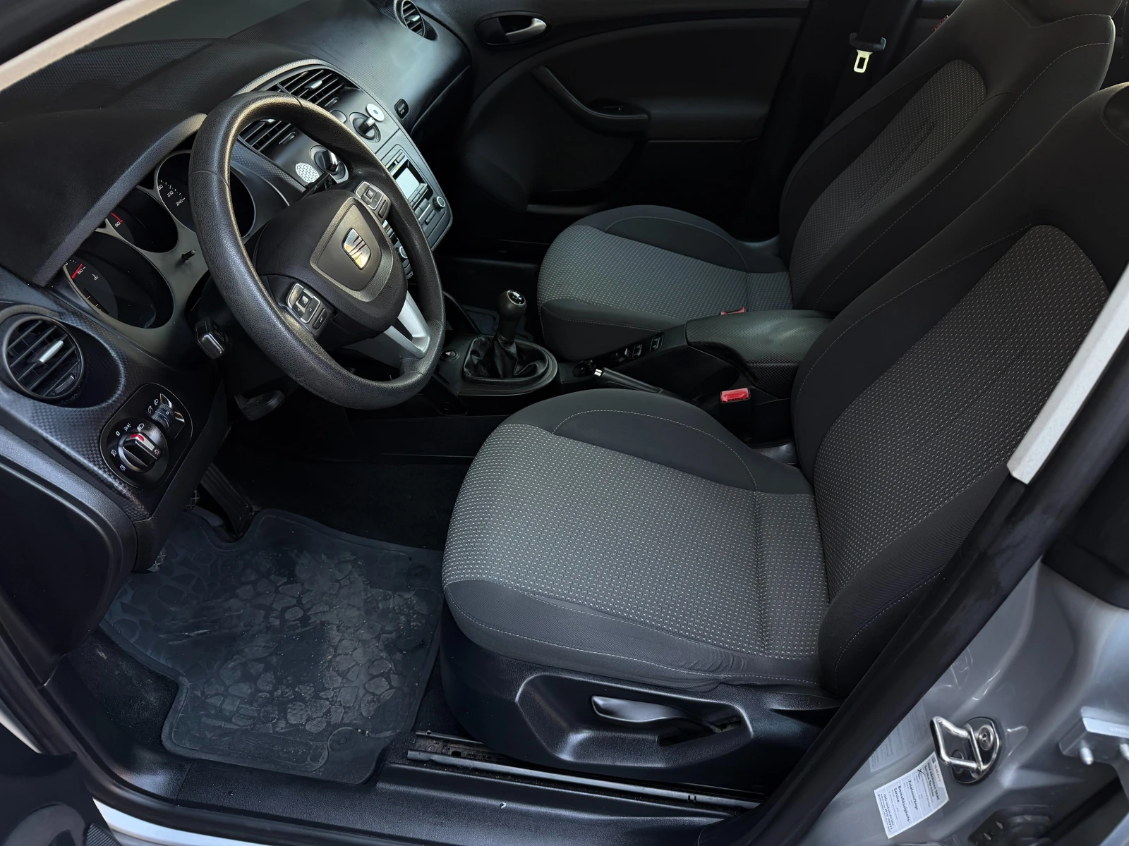 Seat Altea 1.6TDI, снимка 10 - Автомобили и джипове - 56373625