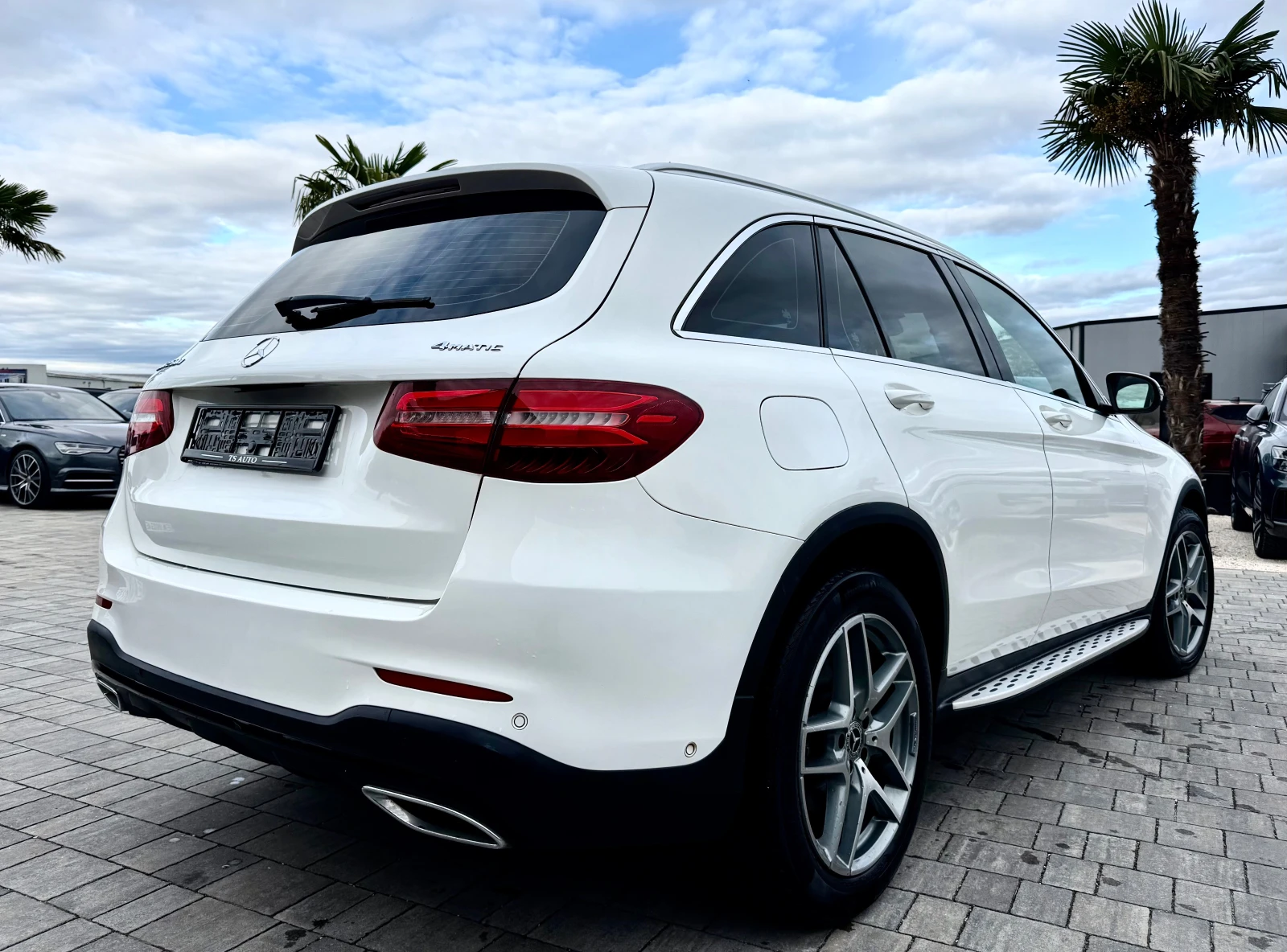 Mercedes-Benz CLC 250 AMG, снимка 4 - Автомобили и джипове - 56707916