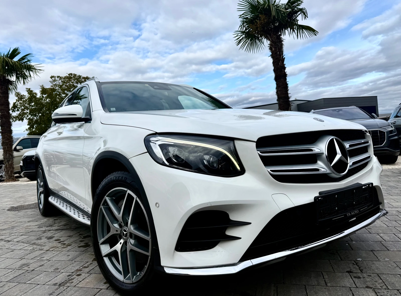 Mercedes-Benz CLC 250 AMG, снимка 2 - Автомобили и джипове - 56707916