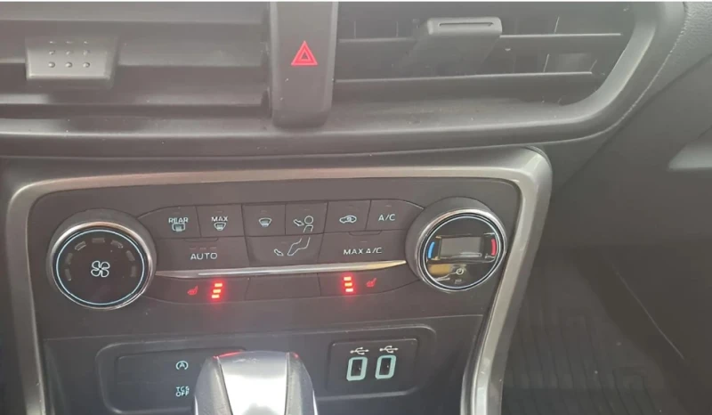 Ford EcoSport 1.0 EcoBoost, снимка 12 - Автомобили и джипове - 53115512