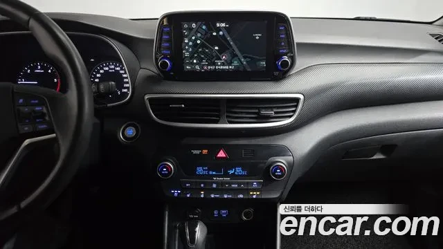 Hyundai Tucson Diesel 1.6 2WD, снимка 8 - Автомобили и джипове - 54691713