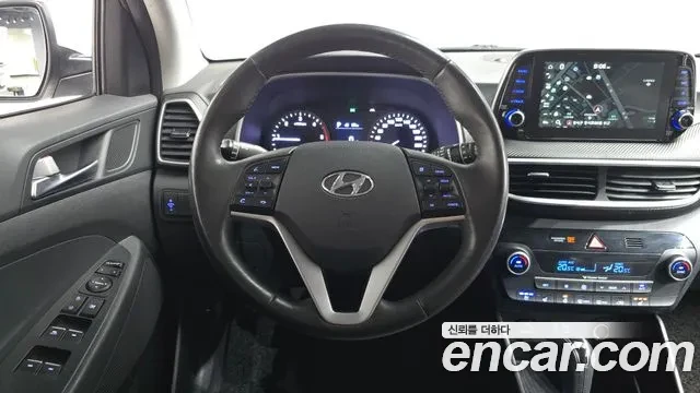 Hyundai Tucson Diesel 1.6 2WD, снимка 6 - Автомобили и джипове - 54691713
