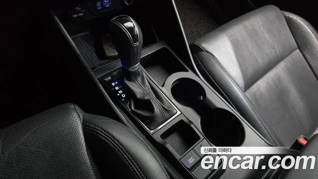 Hyundai Tucson Diesel 1.6 2WD, снимка 10 - Автомобили и джипове - 54691713