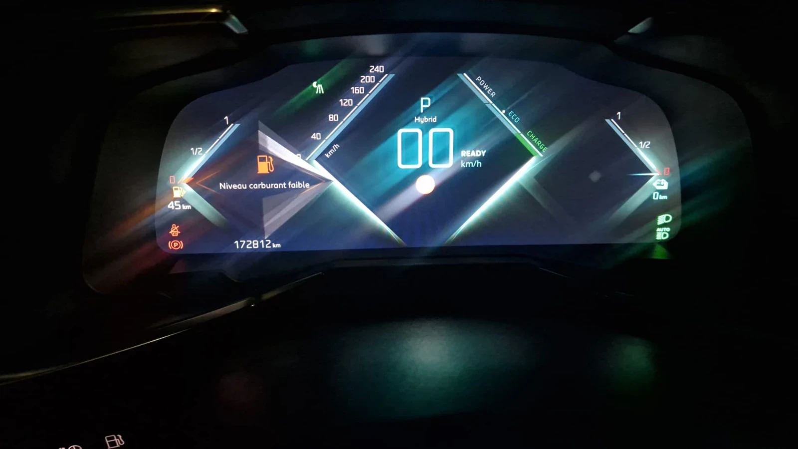 DS DS 7 Crossback 1.6 E-TENSE 300 4WD EAT8 - изображение 9