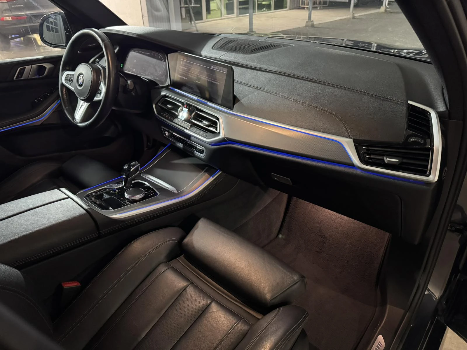 BMW X5 М 50d* 400ps* Distro* Shadow* Head Up* H/k* Lazer, снимка 10 - Автомобили и джипове - 53850361