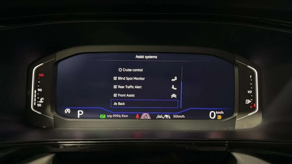 VW Taos Comfortline 4Motion* АвтоКредит* (Цена до БГ) , снимка 14 - Автомобили и джипове - 54005640