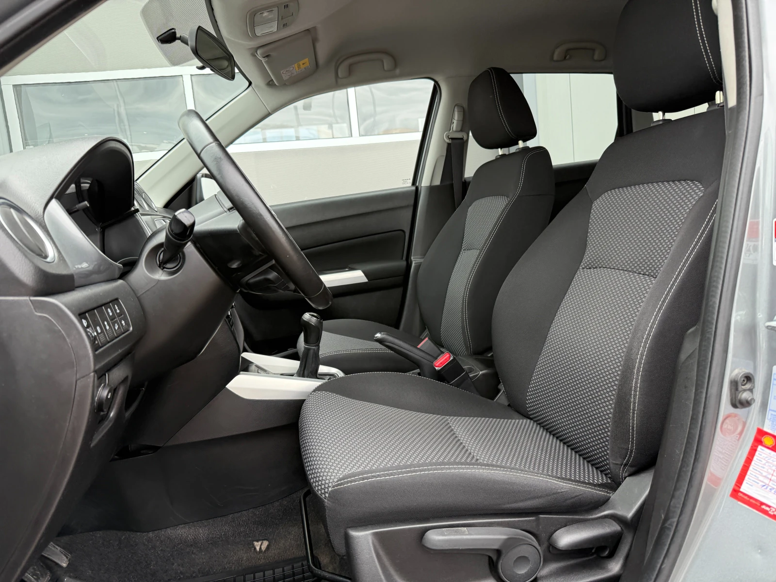 Suzuki Vitara 1.6 4x4 , снимка 11 - Автомобили и джипове - 54537713