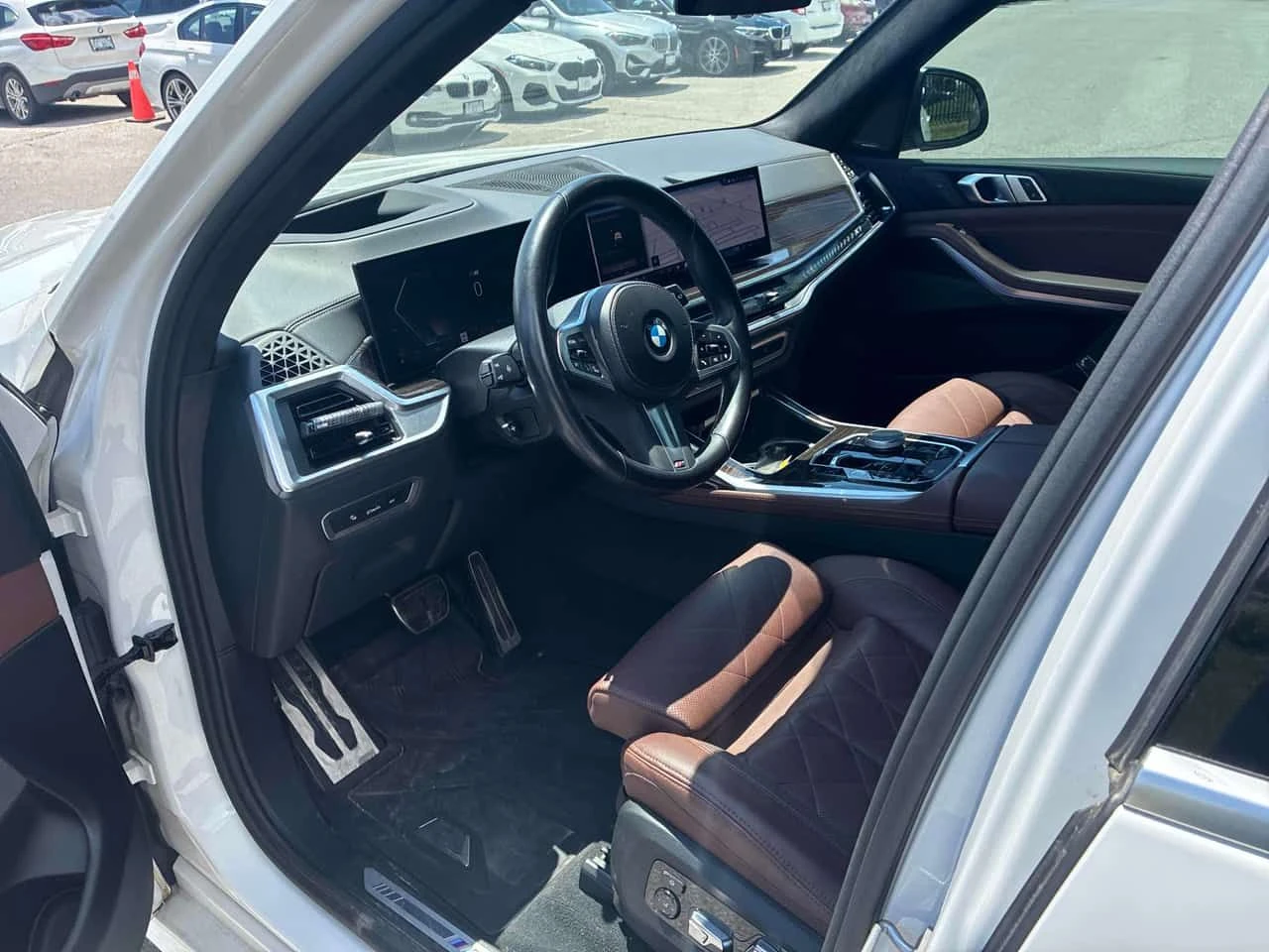 BMW X7 * xDrive40i * М ПАКЕТ * ВЪЗДУХ * ХЕДЪП * ОБДУХВАНЕ, снимка 5 - Автомобили и джипове - 54948346