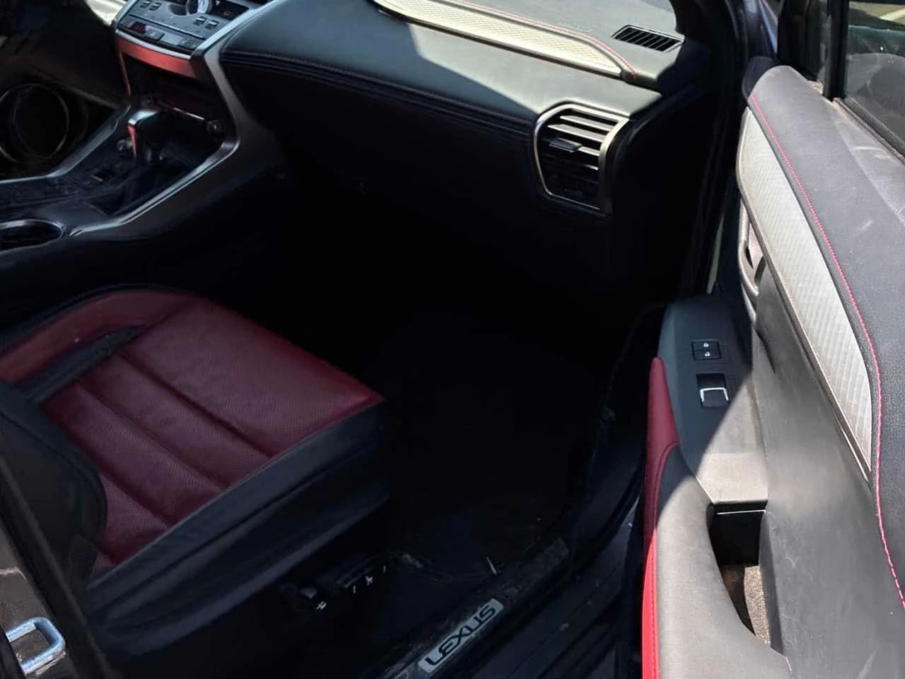 Lexus NX 300 * CARFAX * БЕЗ ПЪРВОНАЧАЛНА ВНОСКА, снимка 14 - Автомобили и джипове - 55397900